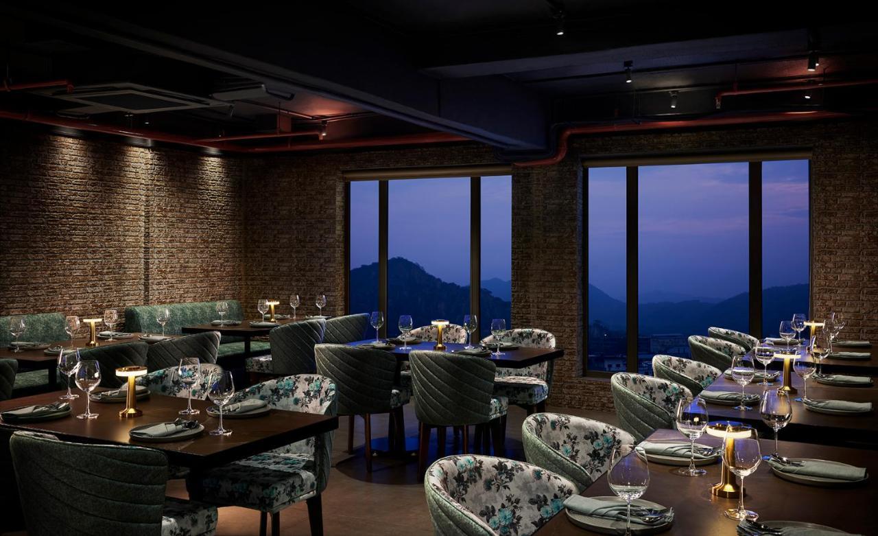 Hyatt Place Jaipur Malviya Nagar 外观 照片 The Peak Lounge